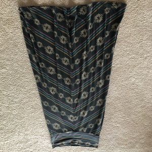 Patterned maxi skirt
